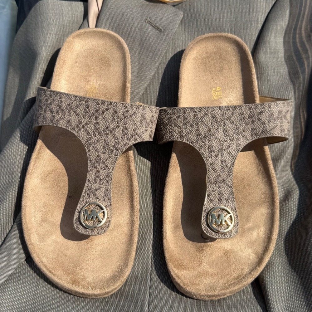 Michael Kors Women Brown MK Logo Thong Sandals Slides 6.5M‎ S125C